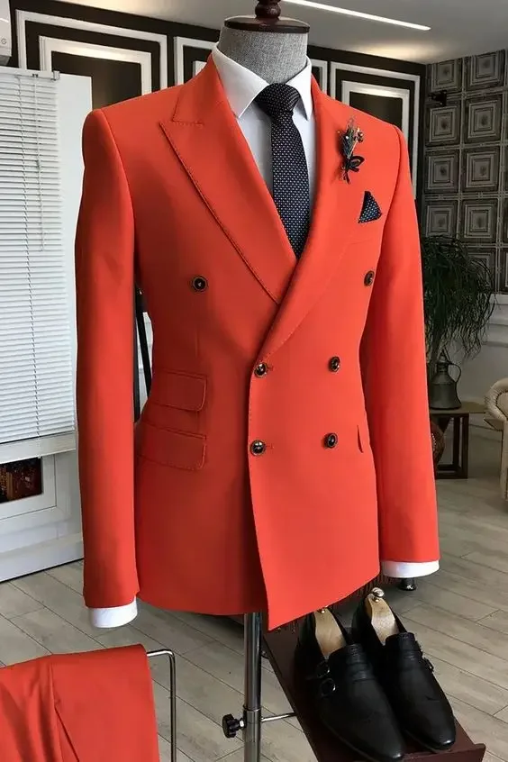 Designer rosso rosa bianco risvolto con visiera abiti da uomo doppiopetto su misura matrimonio Groomsman smoking abiti da ballo per uomo