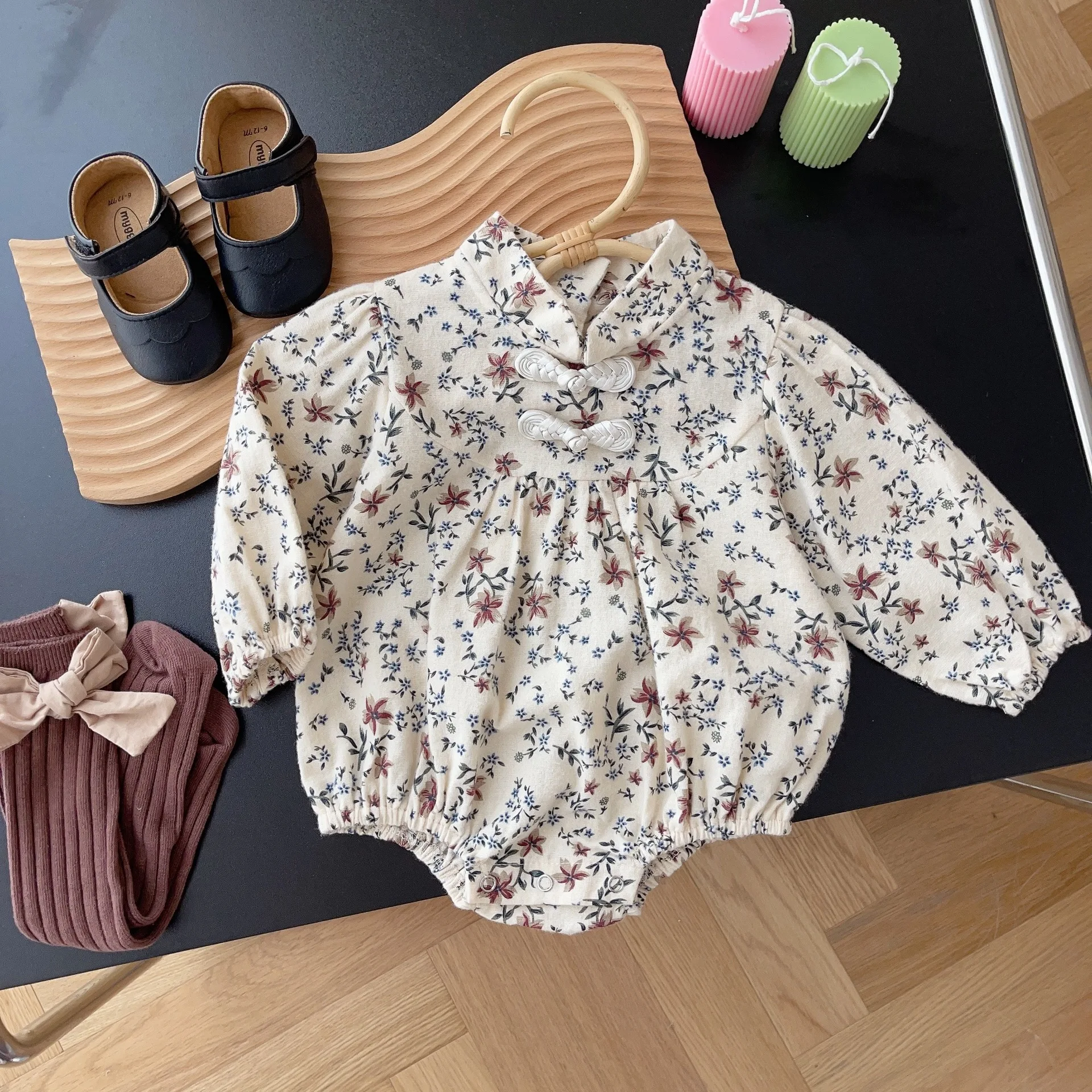 

Baby Girl Romper Kids Clothing Autumn 2023 New Korean Floral Printed Solid Color One-piece O-neck Standing Collar Sweet Lovely