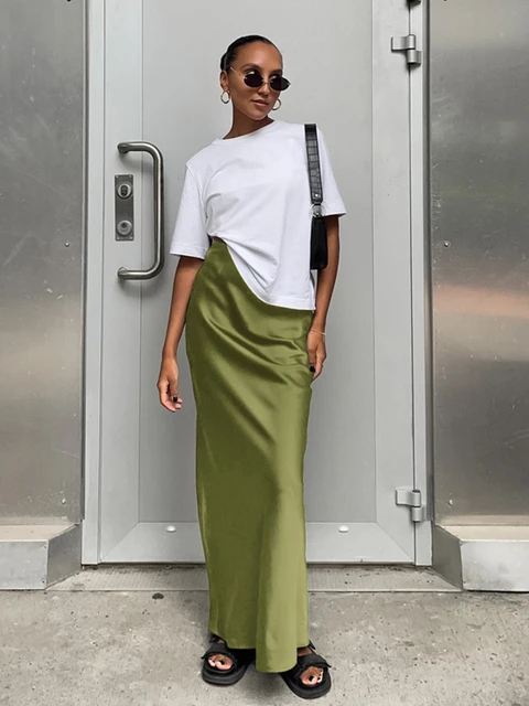 Saia de Cetim Feminina Elegante e Versátil