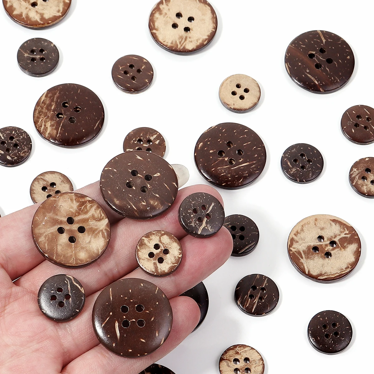 2/4 Löcher Natürliche Farbe Kokosnuss Knöpfe Runde Holz Nähen Knopf Für Kleidung DIY Handwerk Materialien Bekleidung Nähen Zubehör – Detail 3