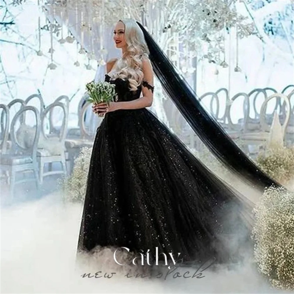 

Cathy Black Beaded Heart Shaped Neckline A-line Wedding Dress Elegant Long Train Custom Dresses Backless vestido feminino