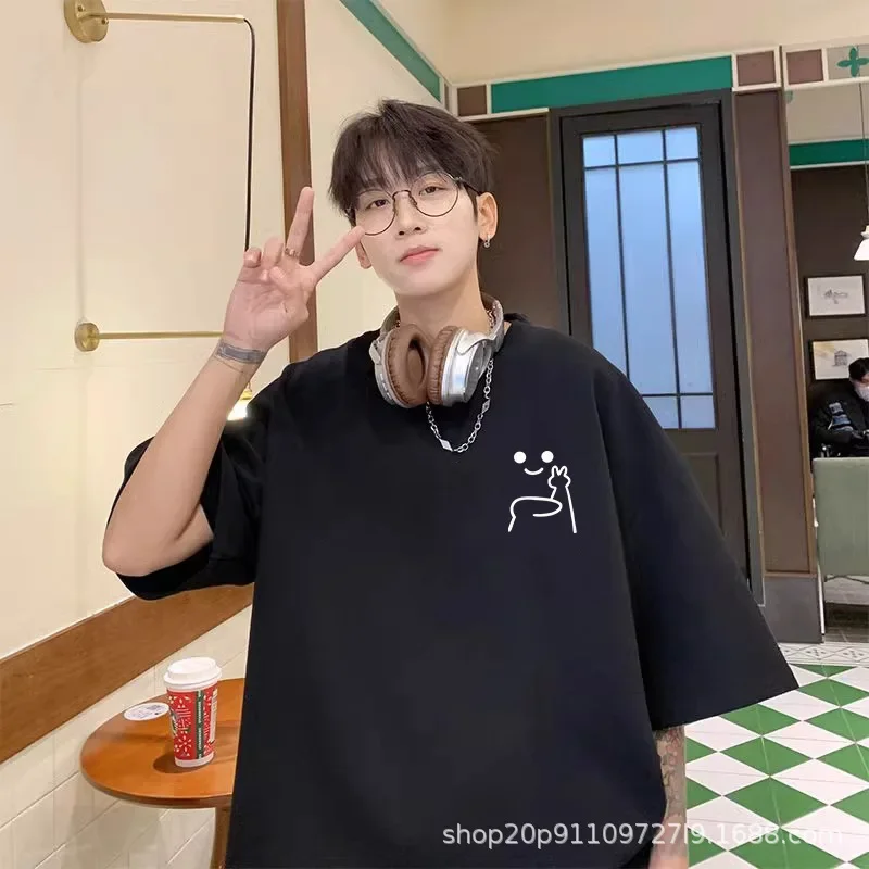 فضفاض عصري قصير الأكمام الرجال تي شيرت تنفس الكرتون طباعة الصيف أزياء عارضة أعلى نصف كم هونغ كونغ نمط المحملة