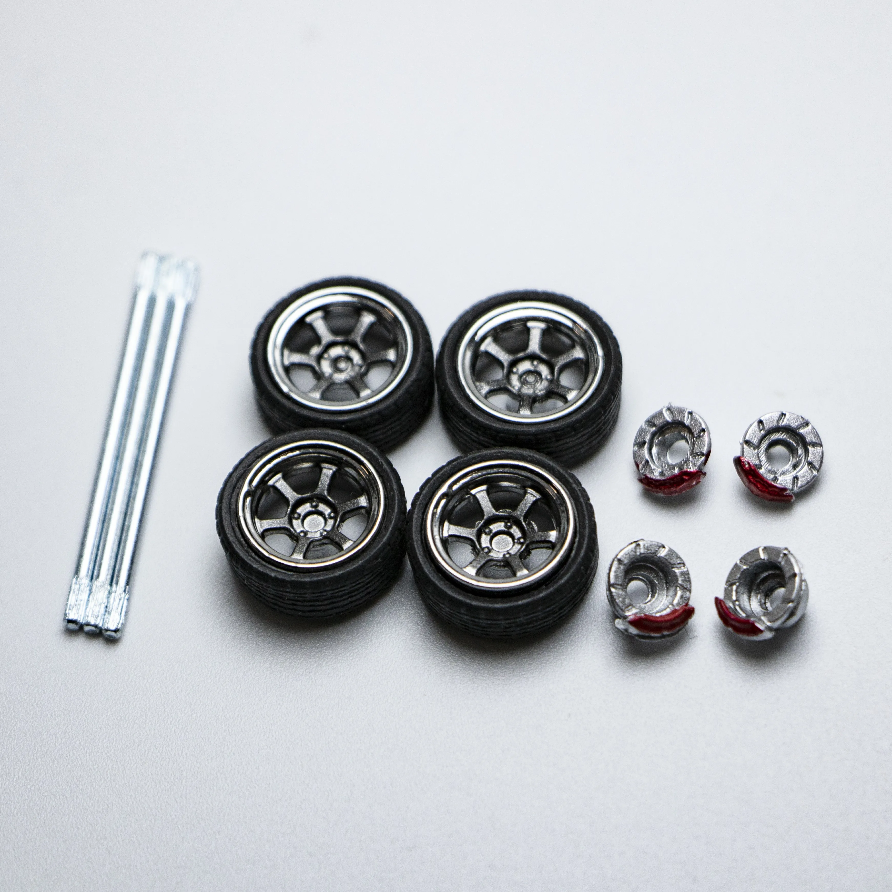 Microkiom 11.2mm 1/64 Car Model GT Series Modified wheel belt Metal shaft injection wheel Disc brake  (larger size) 6