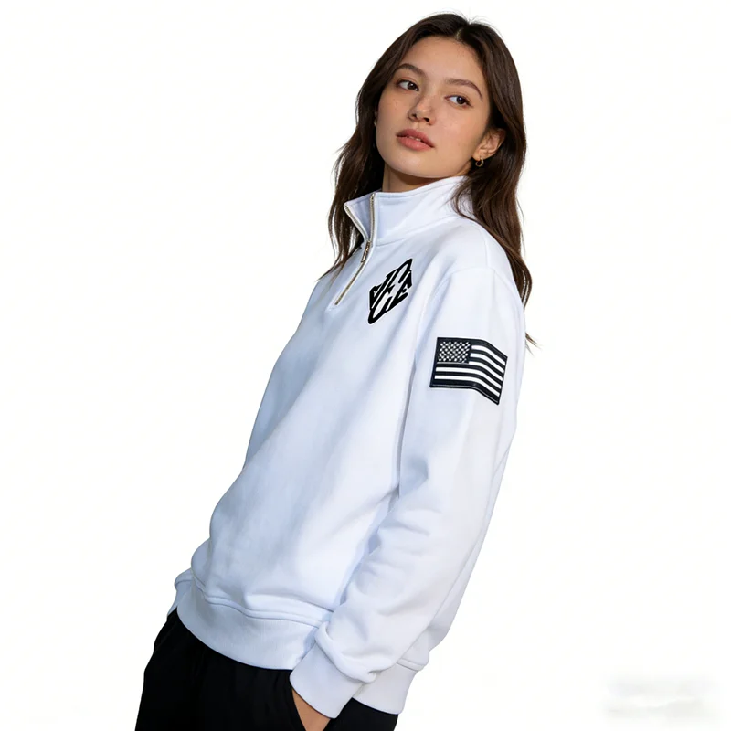 Hoodie geometric pattern detail