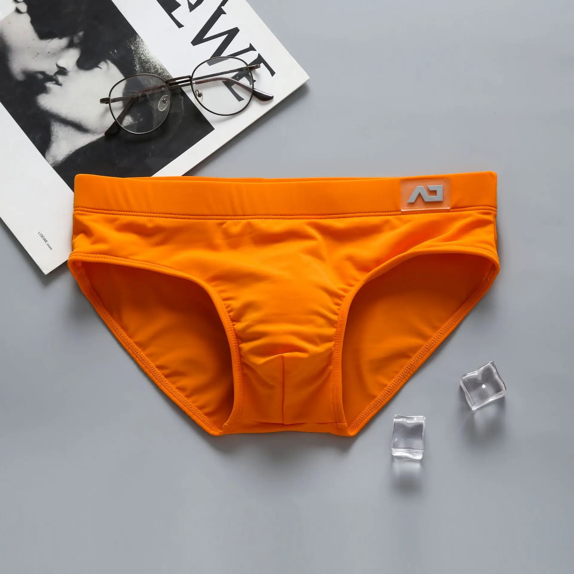 Herren-Badehose mit niedrigem Bund, sexy, groß, verhindert Peinlichkeiten, schnelltrocknend, Sport-Slip für junge Männer – Detail 13