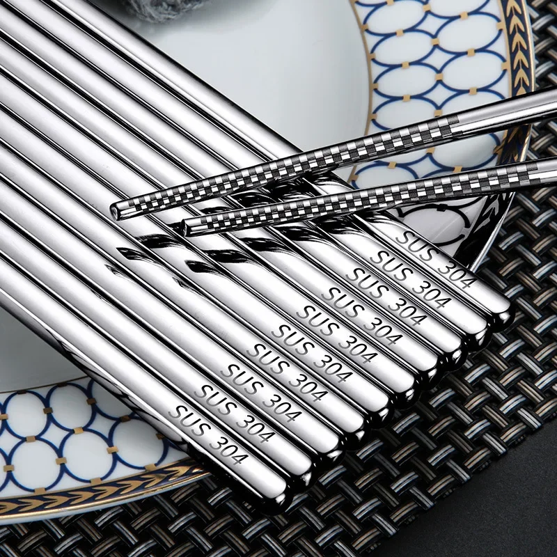 

5 Pairs 304 Stainless Steel Chopsticks Mirror Polished Chopsticks Anti-slip Lightweight Chopsticks Kitchen Dinnerware