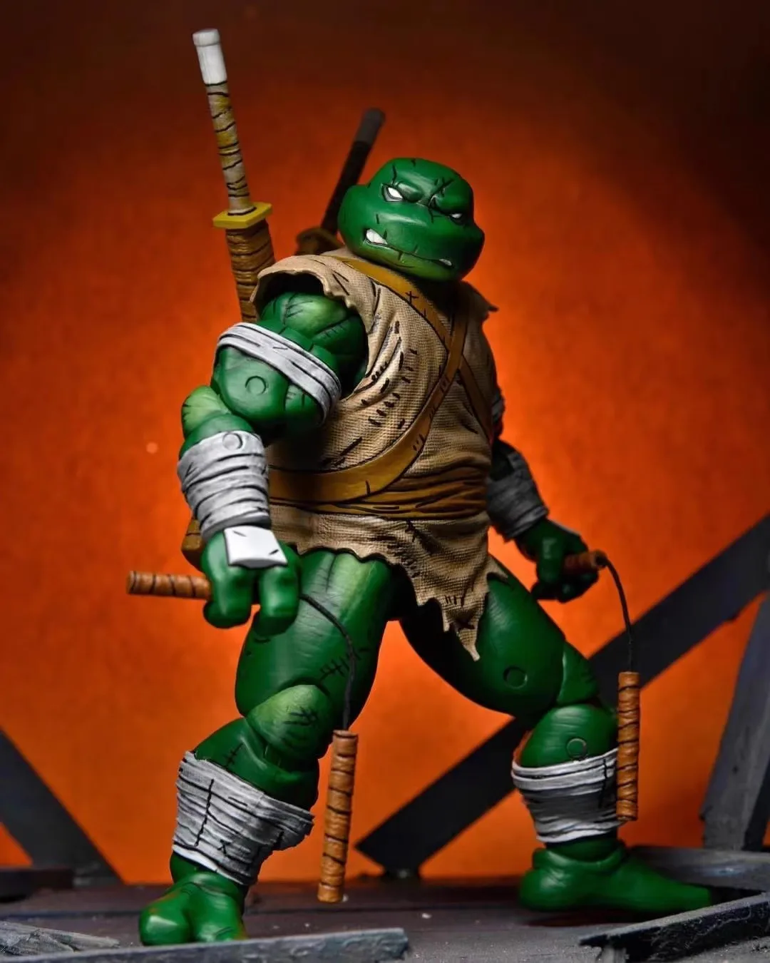NECA 54372 Ʋ ׼ ǱԾ, 7 ġ