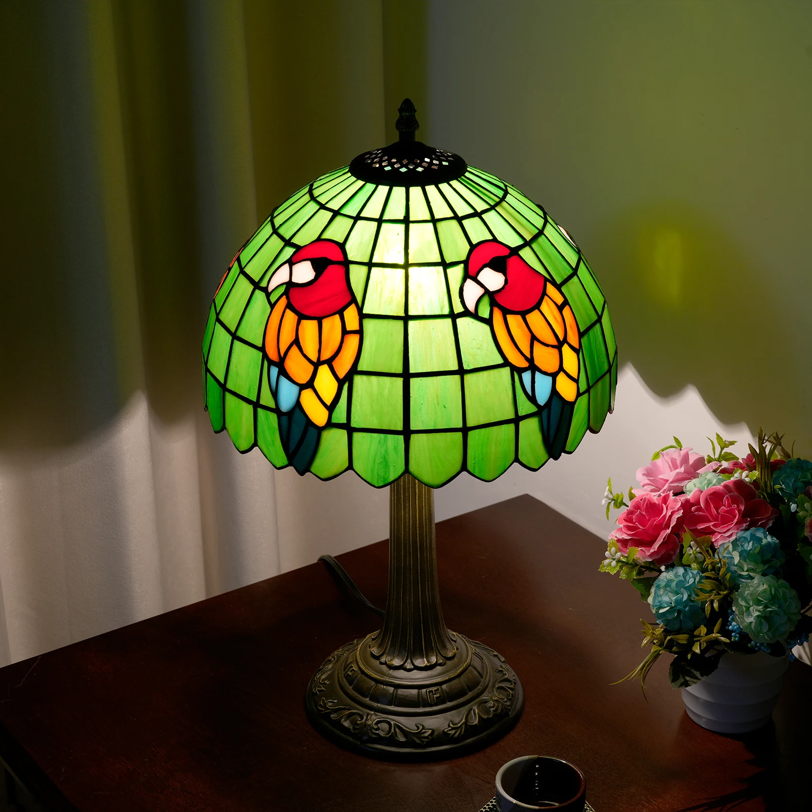 Parrot Motif Table Lamp 6