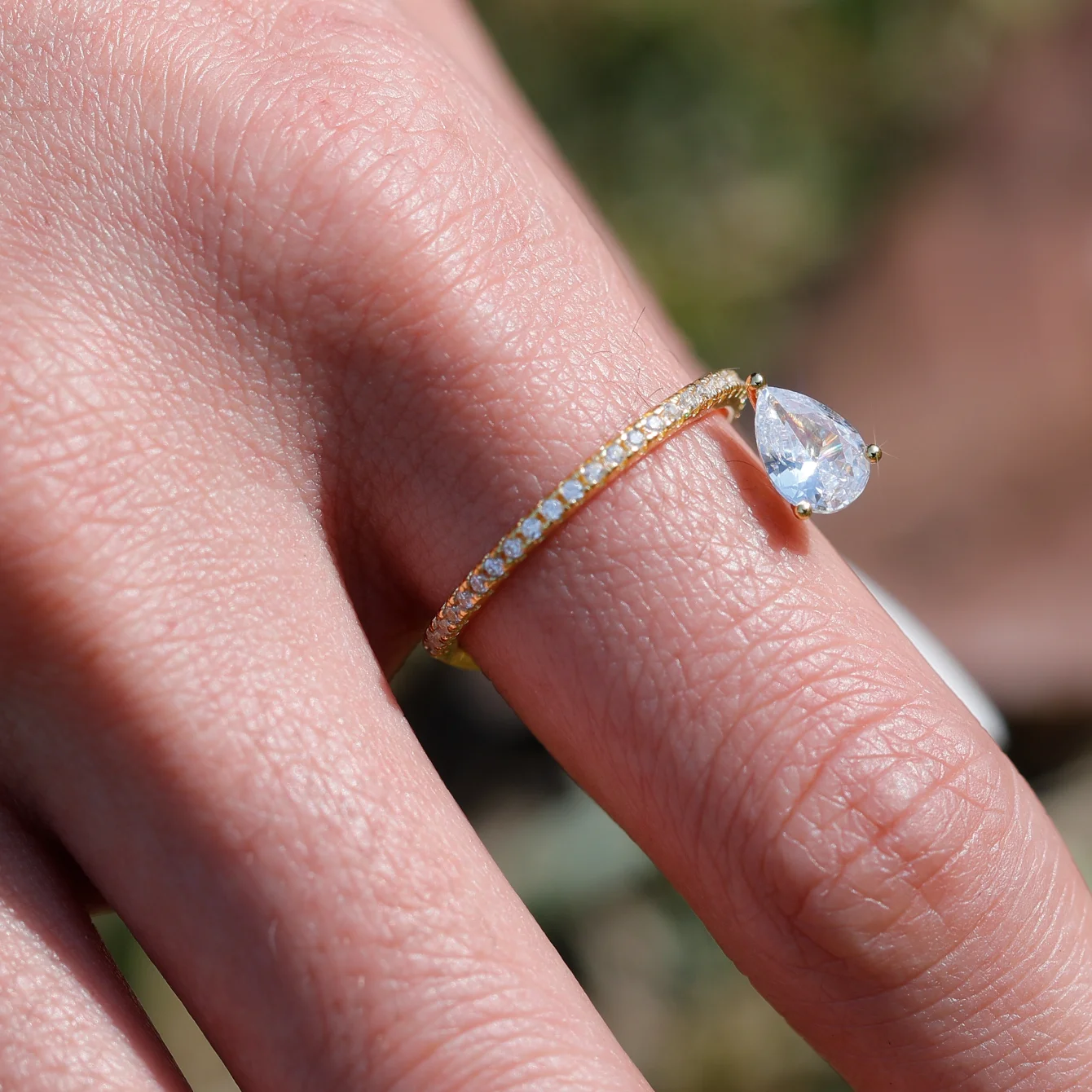 S925 Teardrop Moissanite Ring 0.8CT Pear Cut with CZ Accents Gold Plated Elegant Engagement Promise Jewelry