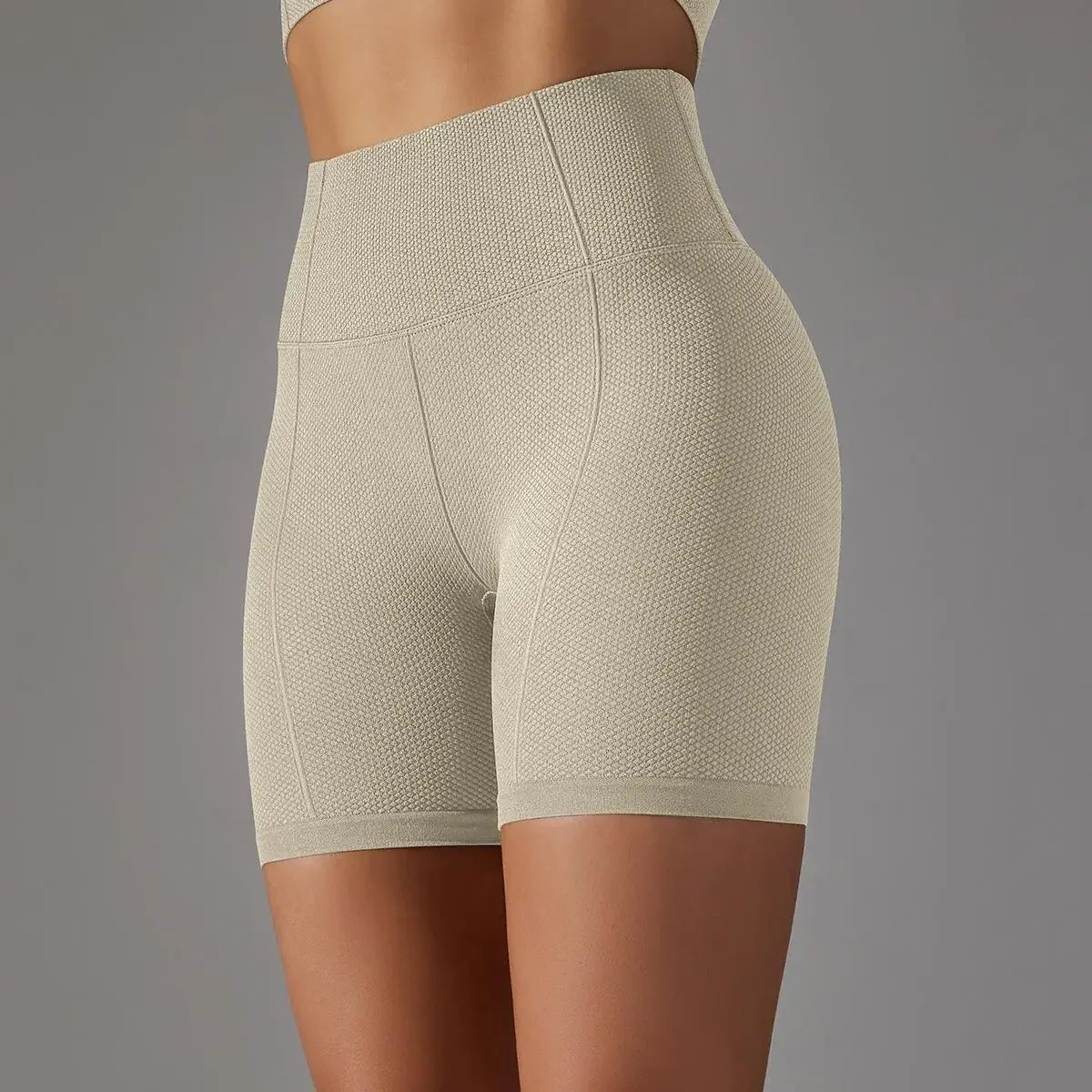 Рисунок 3 - Бесшовные спортивные короткие колготки для йоги