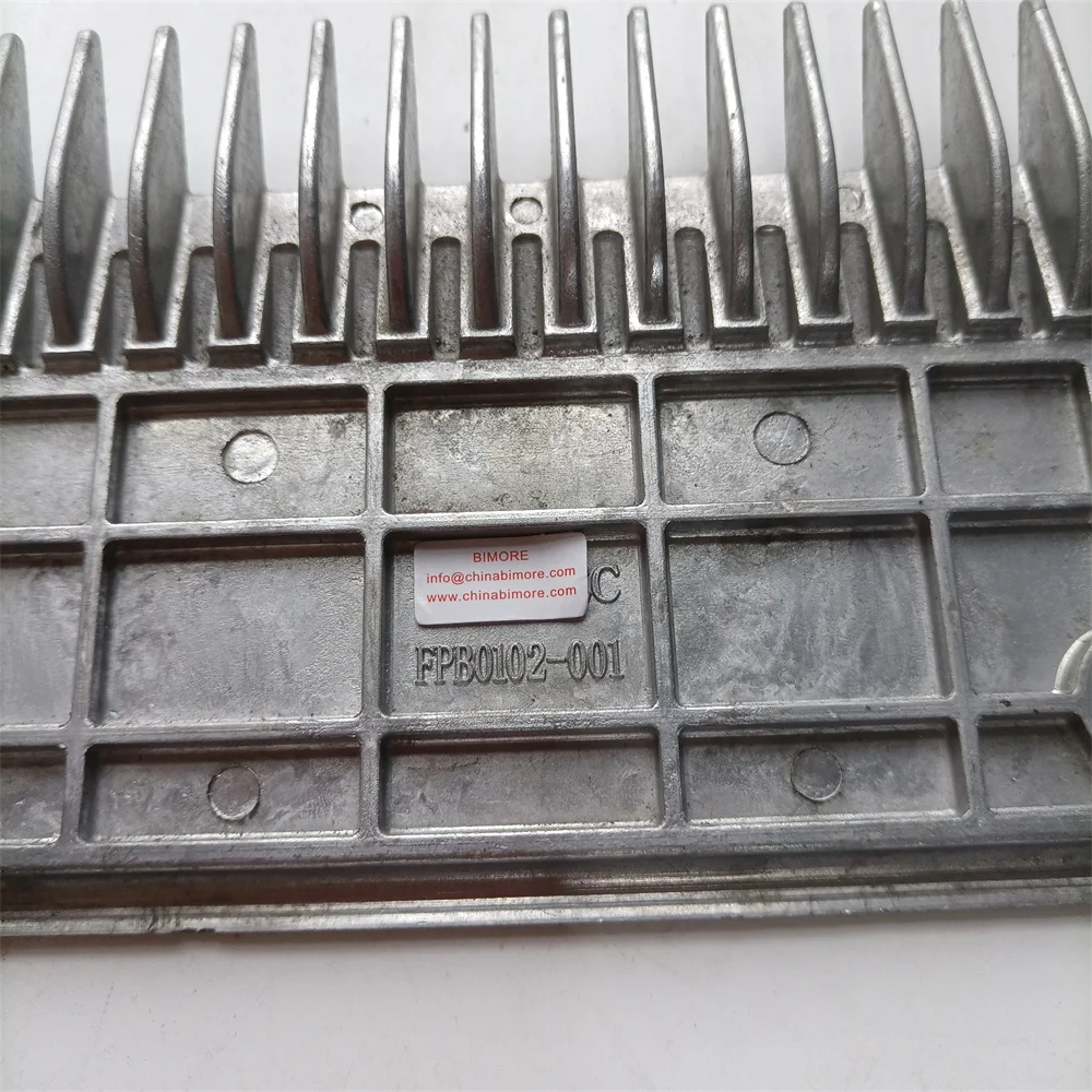 FPB0102-001 Escalator Step Aluminum Comb Plate 22 Teeth L 202mm W 100mm Use for Fujitec Escalator Parts