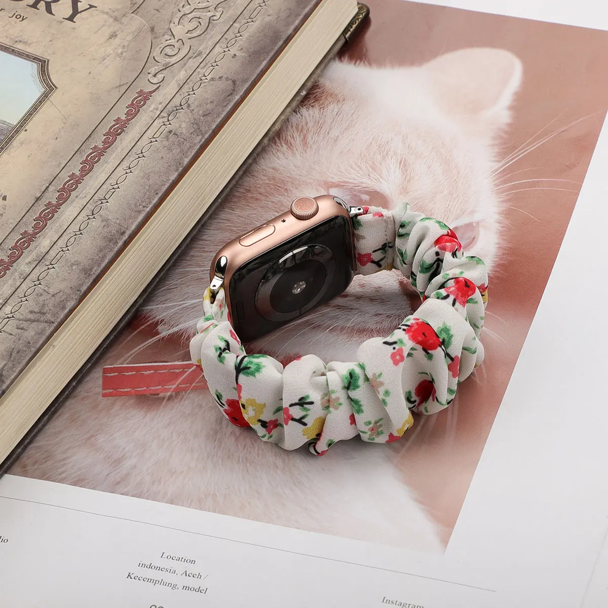 รูปสินค้า Scrunchie น่ารัก ปรับยืดหยุ่น สำหรับ Apple Watch