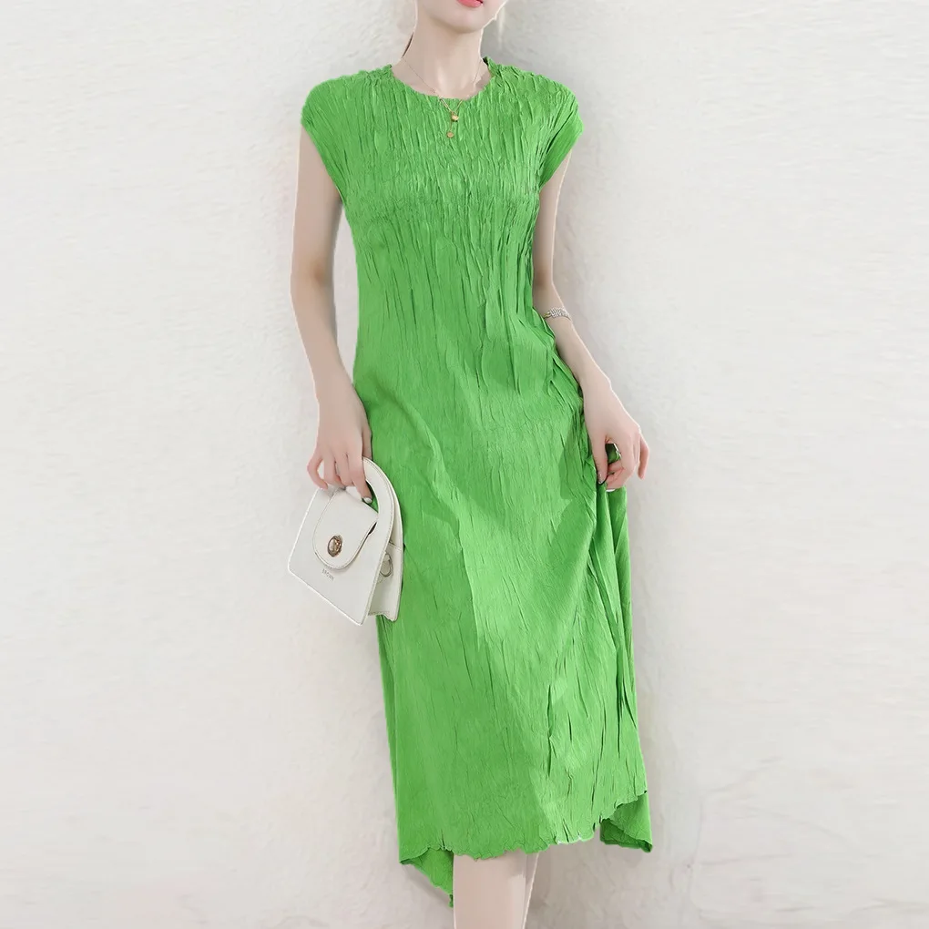 

Платье женское Плиссированное средней длины, однотонное стрейчевое платье без рукавов, с круглым вырезом, вес 45-75 кг, лето 2024