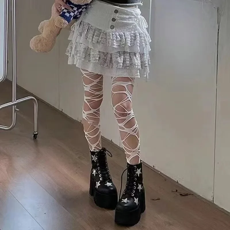 Рисунок 5 - Готические чулки в виде паутины с дырками