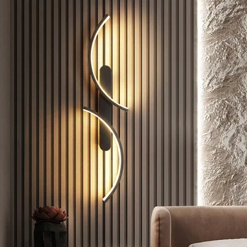 Minimalist C-Shaped LED Wall Lamp 1
