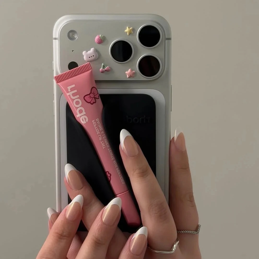 Rhod Magnetic Snap-On Lip Case with Gloss Finish and MagSafe Compatibility