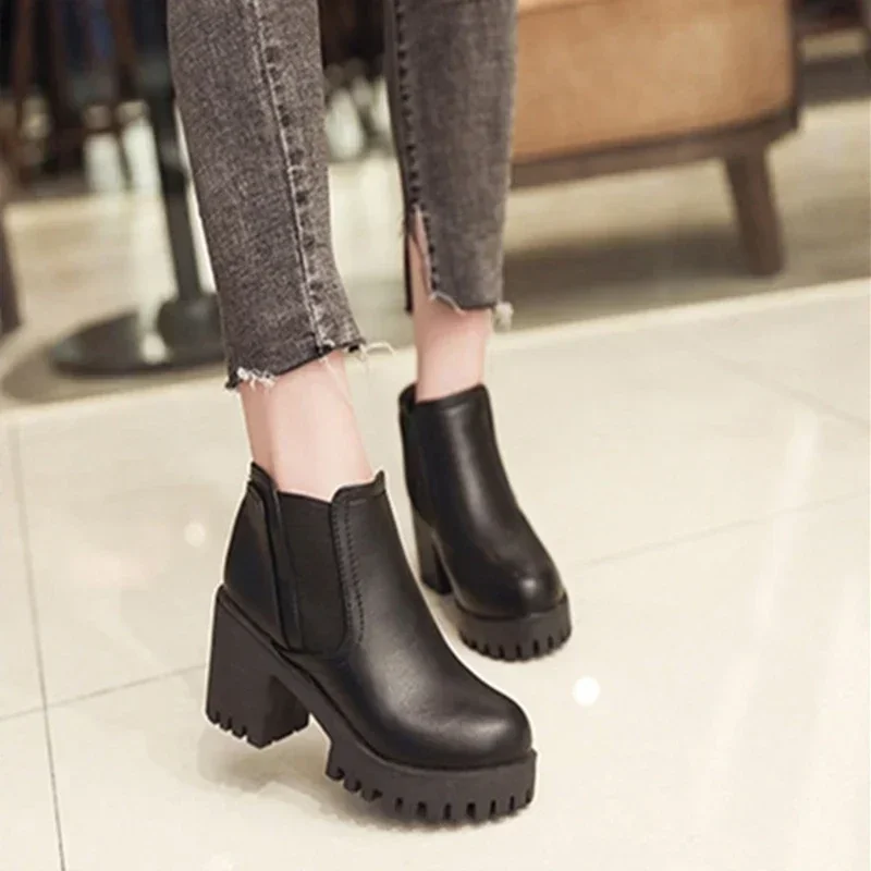 New Autumn and Winter Fashionable and Comfortable Round Toe High Heels Casual Thick Heel Solid Color Sleeve Fashion Boots