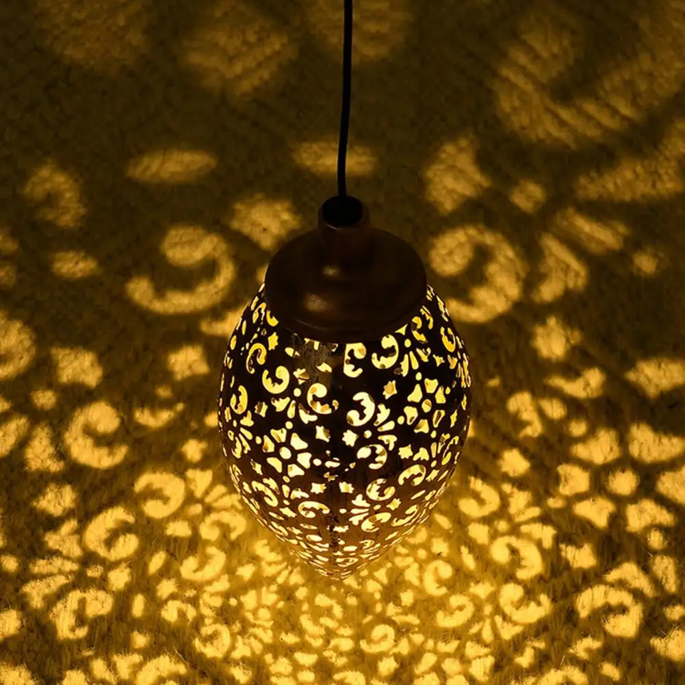 Reliable Hanging Lantern Rechargeable Warm Light Quick Installation Solar Energy Outdoor Projection Light Lamp