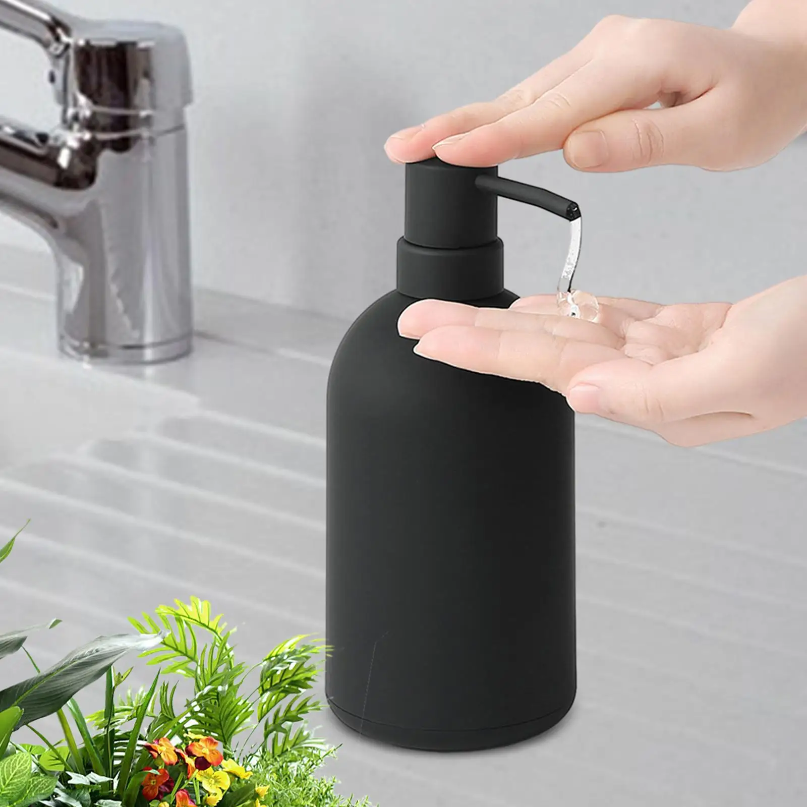 Black Soap Dispenser Pump Bottle Empty Simple Styles for Shampoo for Kitchen