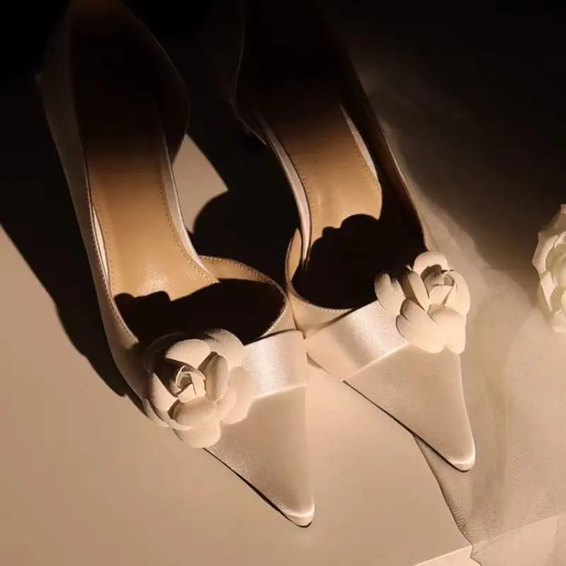 Silk Riband Vintage White Flower Pointed Hollow Pumps Stiletto Heel Slip On Sexy Sweet Wedding Unique Autumn 2024 Women Shoes