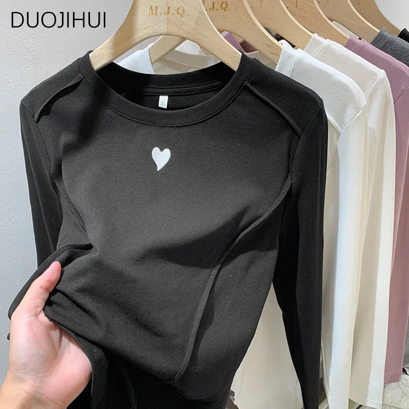 

DUOJIHUI зимние базовые шикарные однотонные облегающие Женские футболки классические с круглым вырезом Простые повседневные модные черные женские футболки с длинным рукавом