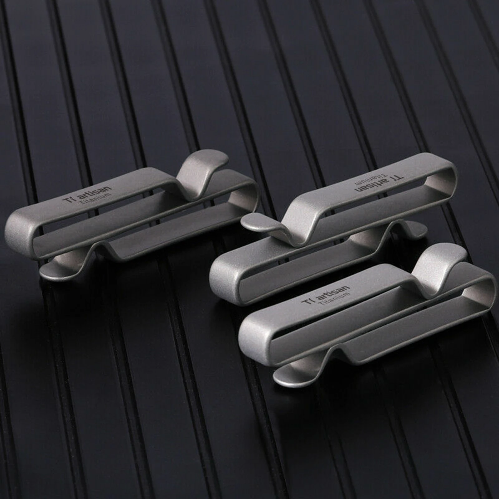 Titanium Alloy Keychain Key Ring Quick Waist Belt Hanging Buckle Key Ring Holder Portable Multifunctional Hook Anti Slip Cord