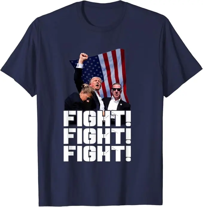 thumbnail image 1 of Dios está de nuestro lado Foto del presidente Trump después del tiroteo en su mitin Camiseta Nunca te rindas Campaña de lucha a favor de Trump, 1 of 3