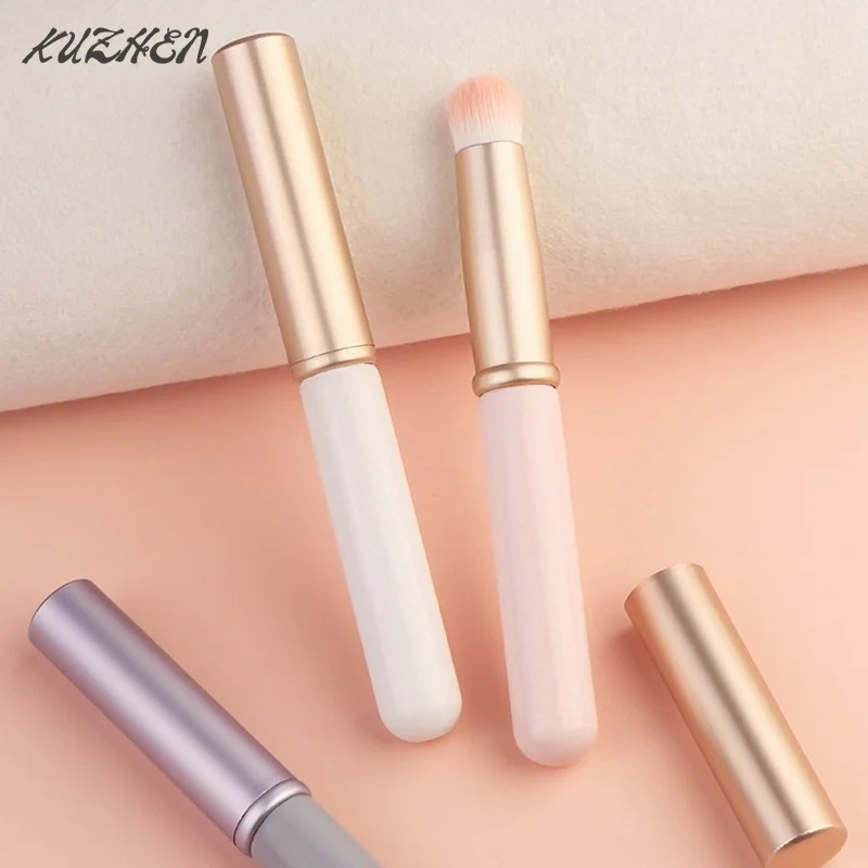 

Одиночная короткая кисть для губ с чехлом, мягкая щетина, круглая головка, размазывание губ, помада, кисть, портативный инструмент для красоты, Кисть для макияжа