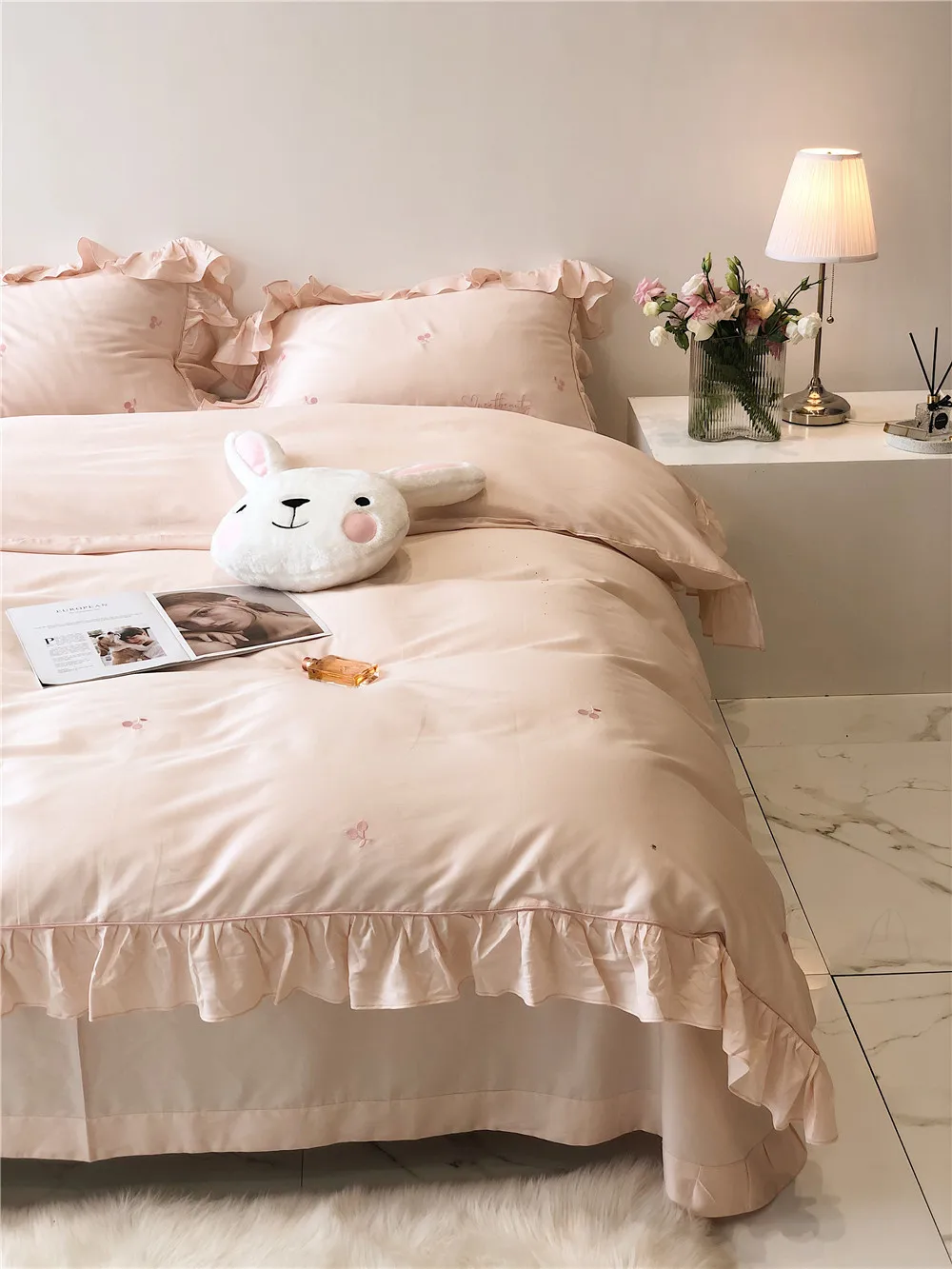 

Fairy Korean Style Fresh Mousse 60 Long-Staple Cotton Four-Piece Cotton Lotus Leaf Embroidered Quilt Sheets