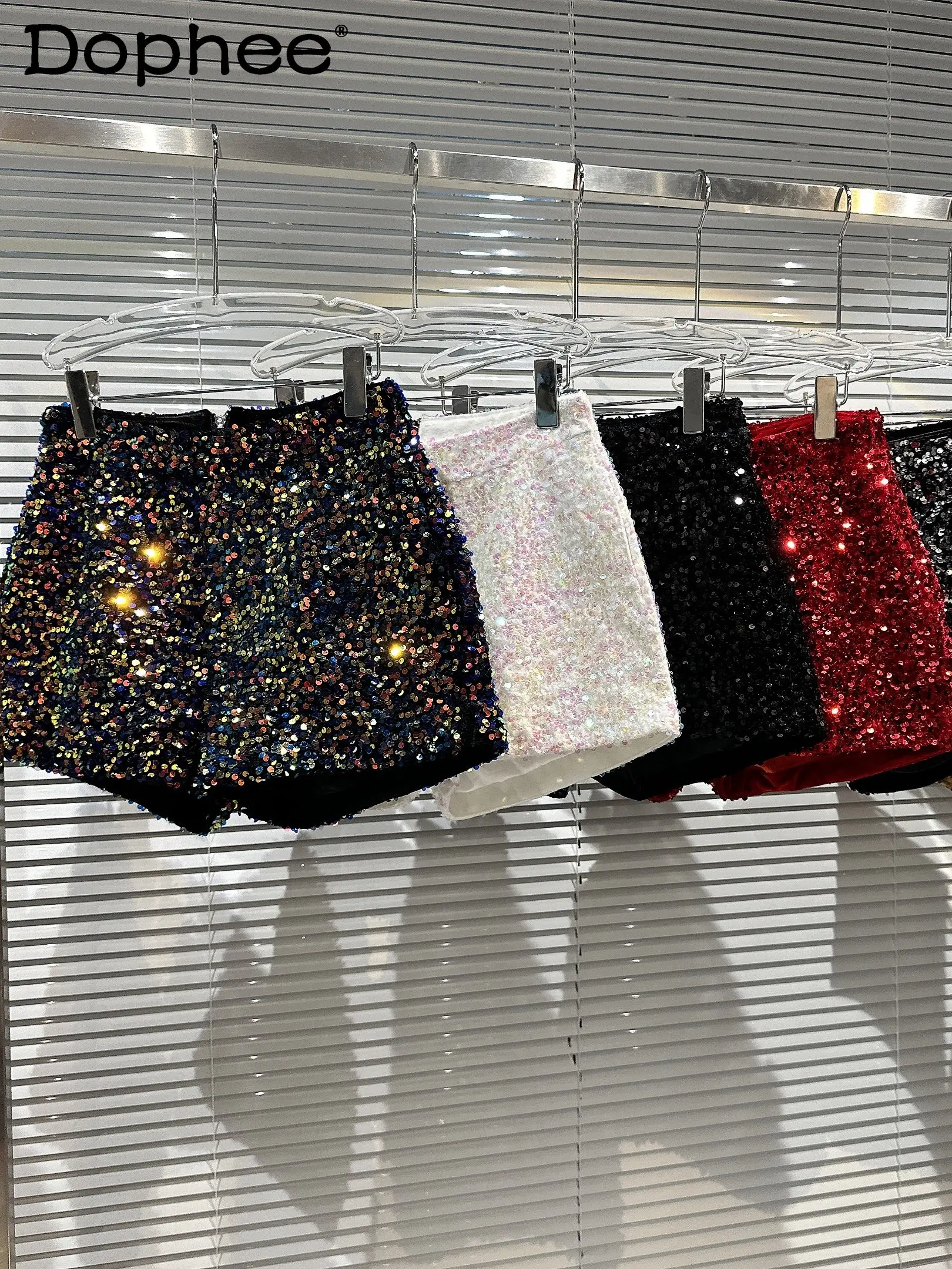 

2023 Spring Summer New Bling Color Sequined Shorts Women's Heavy Zipper Nightclub Socialite Elastic Slim Black Shorts Hot Pants