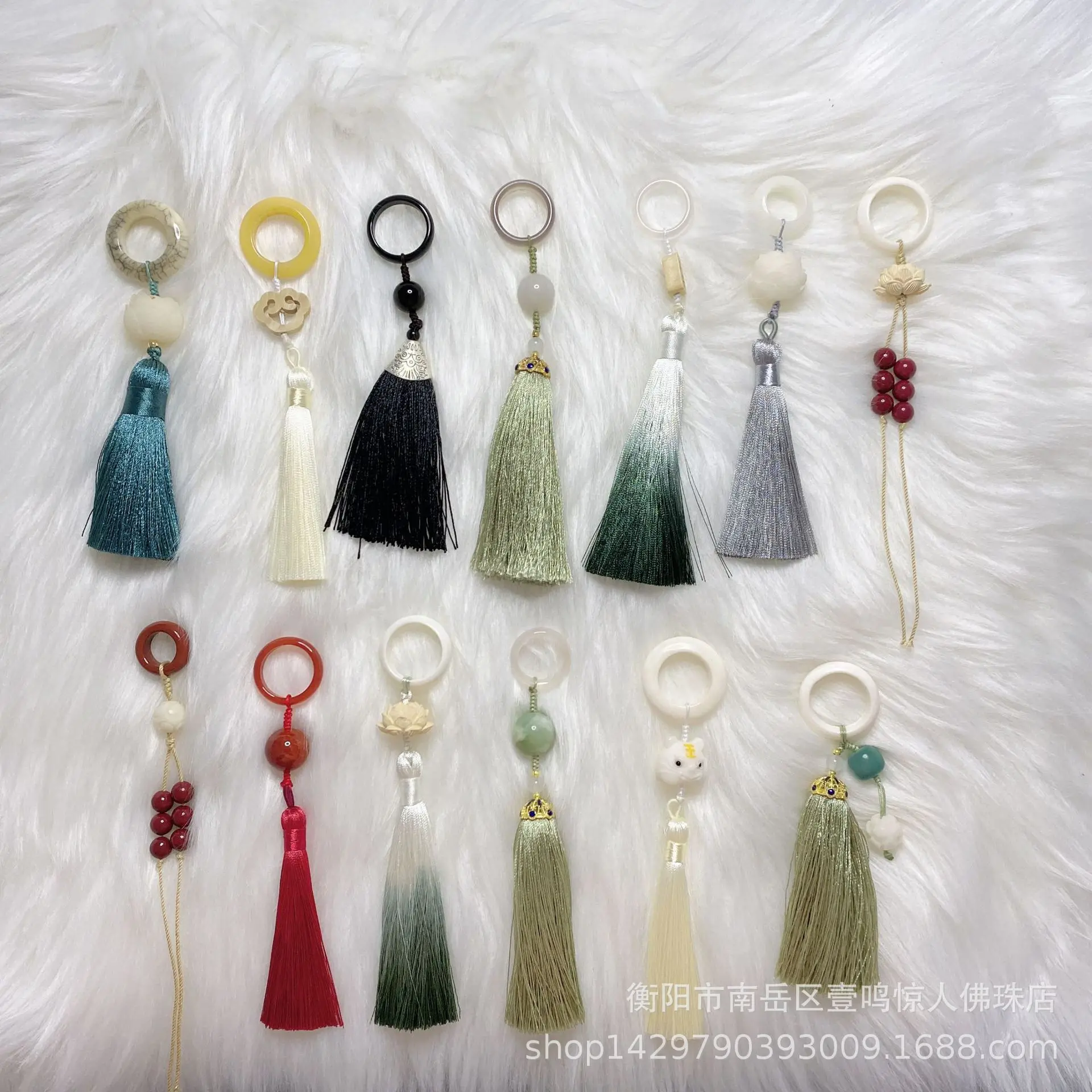 

She Taicui Holds Rings, Buddha Beads, Handstring, Literary and Playful Accessories, Hand Twisted Tassel Pendant New Style