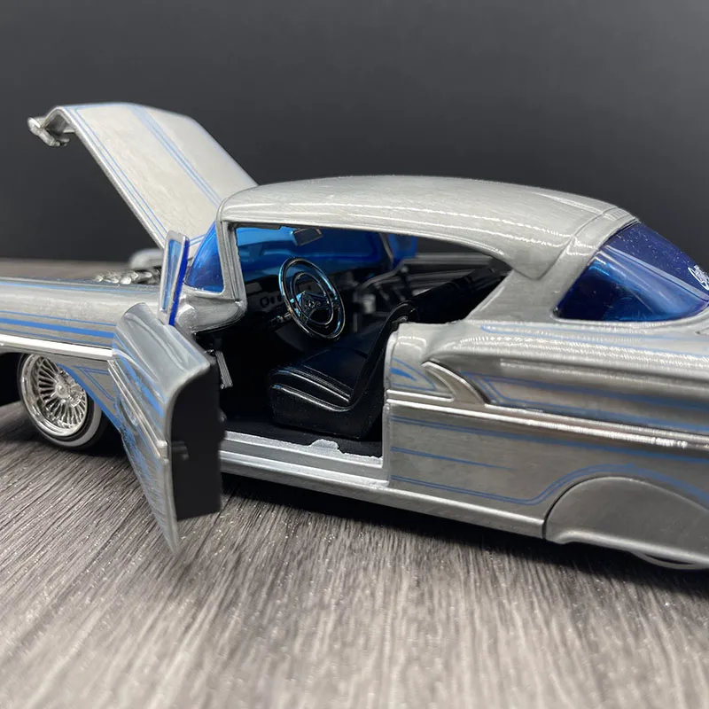 Diecast 1:24 scale Impala 20th 1958 Alloy car model Adult