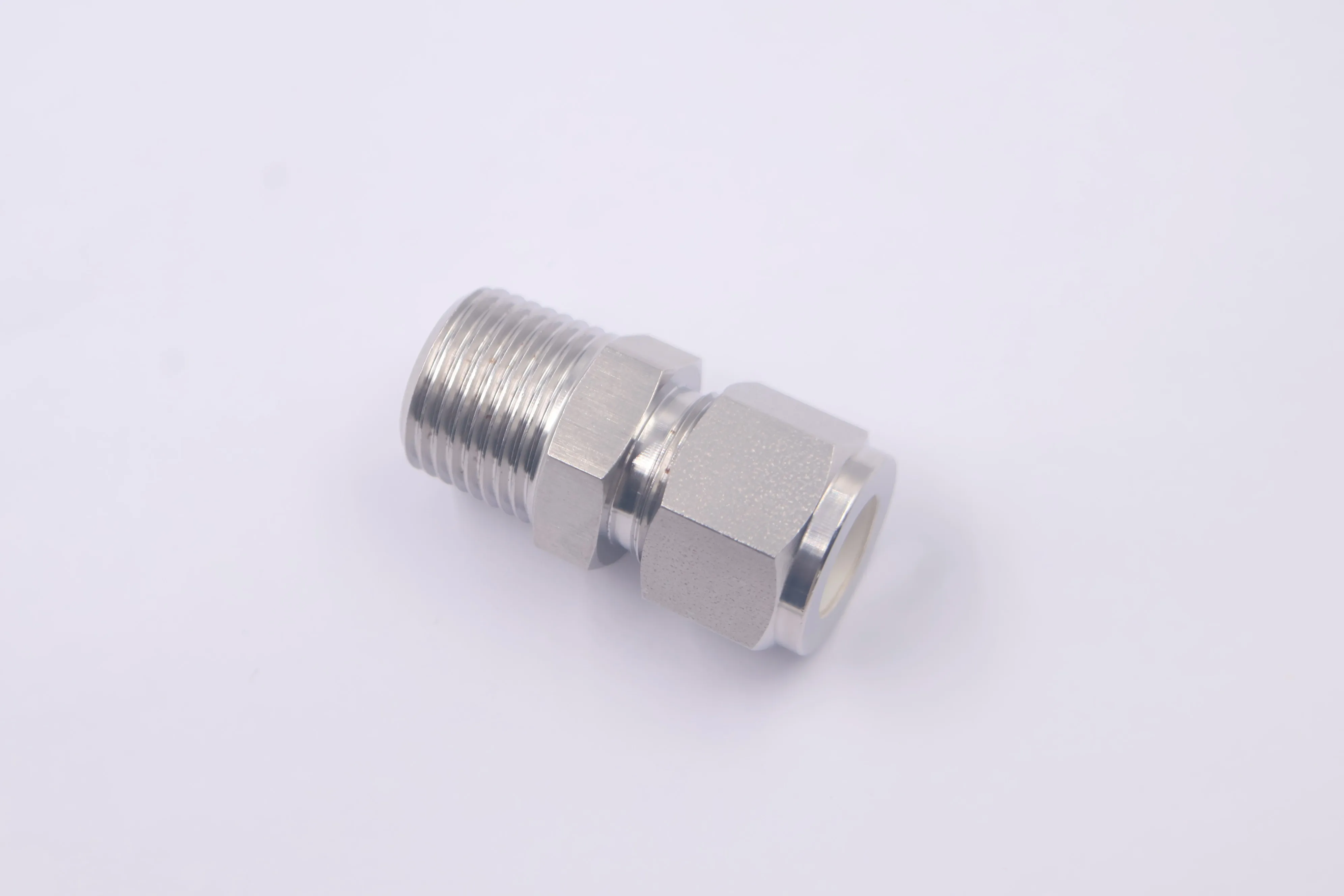 SS-810-1-8RTBT, Tube Fitting, Bored-Through Male Connector, 1/2 in. Tube OD x 1/2 in. Male ISO Tapered Thread