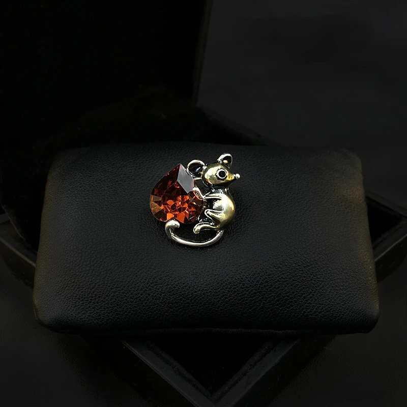 Cute Zodiac Little Mouse Pin Mini Small Animal Brooch All-Matching Graceful Women Corsage Suit Accessories Rhinestone Jewelry