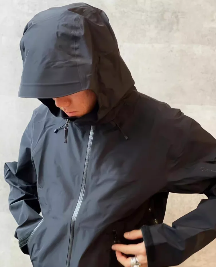 Outdoor Windproof Assault Suit Lt With Three-Layer Laminated Adhesive For Skiing And Mountaineering