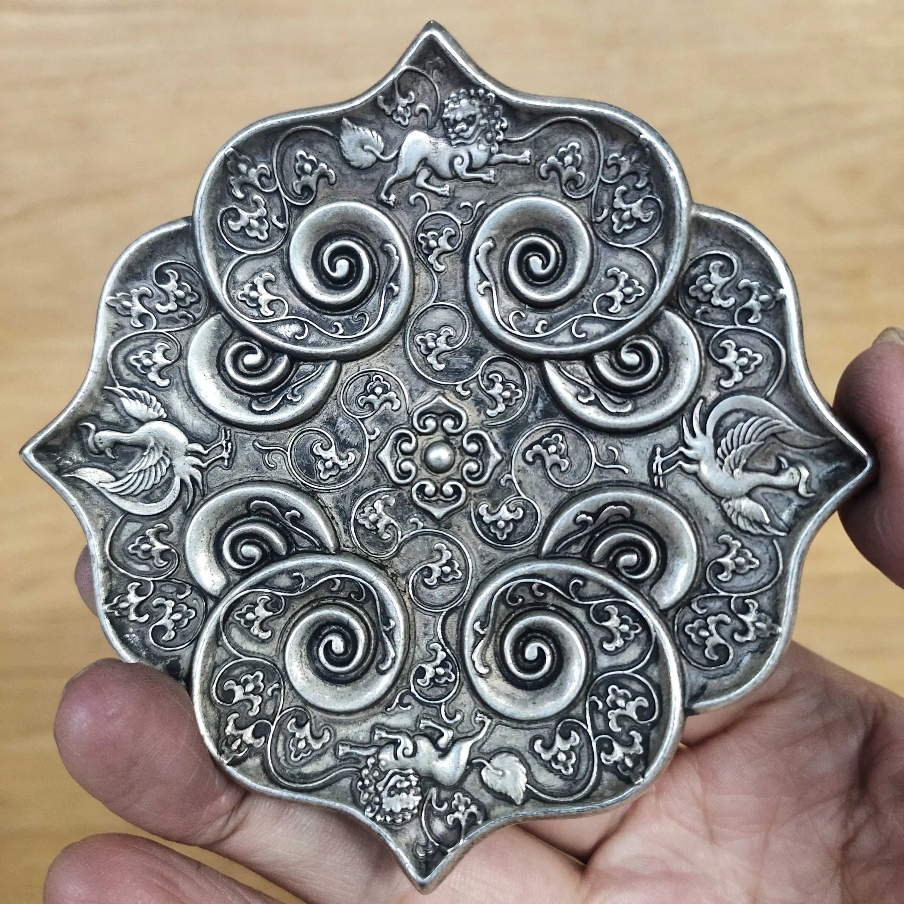 

Bronze collection white copper and silver plating Tang Zhenguan lion plate home crafts