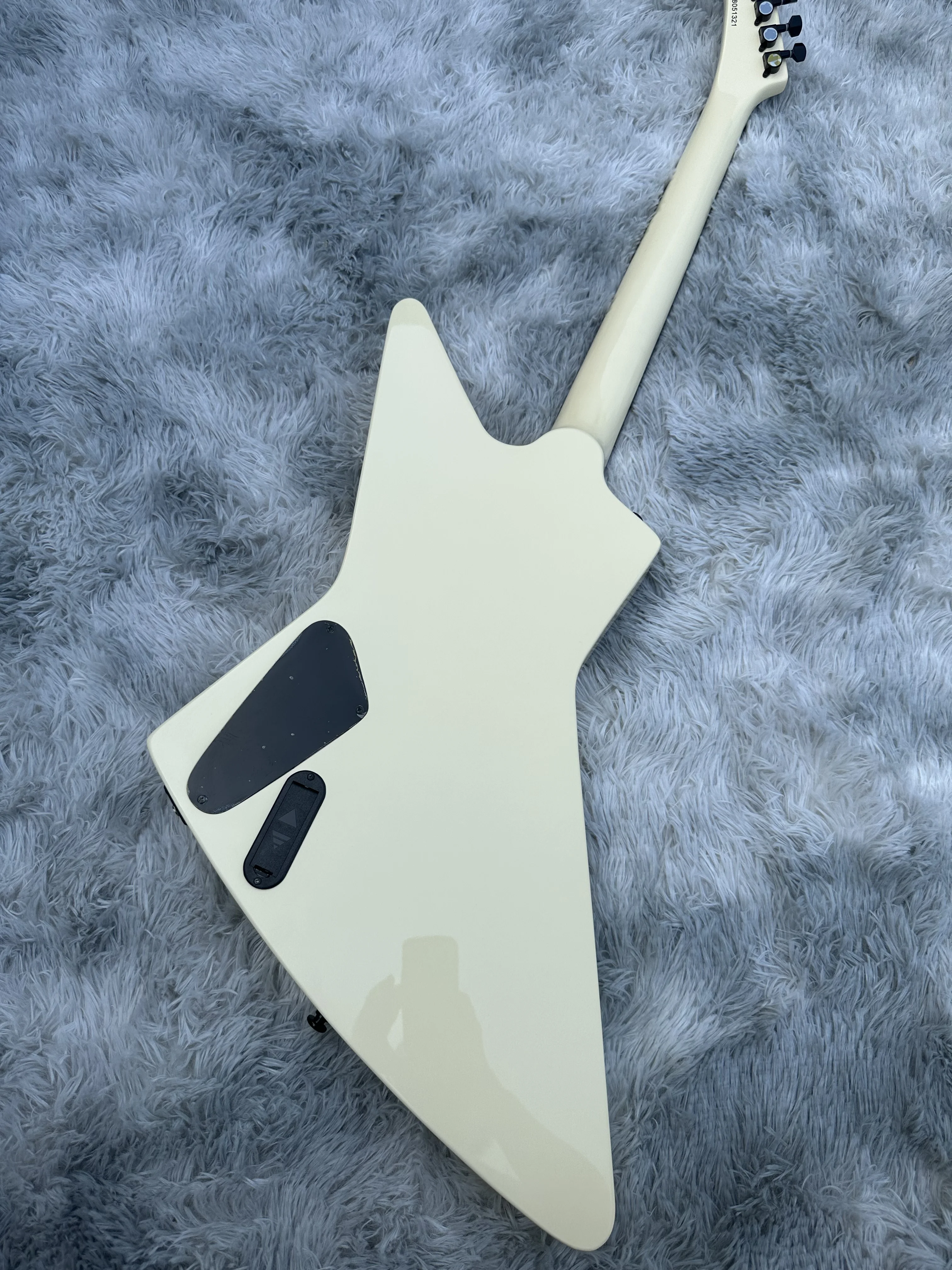 Irregular electric guitar EMG active pickup middle finger inlay