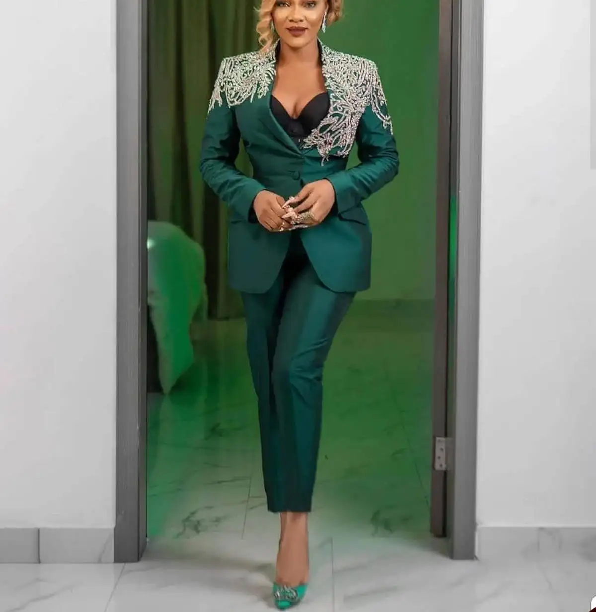 Graceful Plus Size Women Suits 2 Pieces Set Luxury Applique Single Breasted Jacket Wide Legs Pants Made Formal Dresses