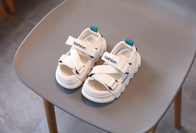 Description Picture 4 of item1-8Y Children's Sandals 2025 Summer New Sneakers Boys Girls Hollow Versatile Soft Sports Sandals Baby Beach Shoes Wholesale
