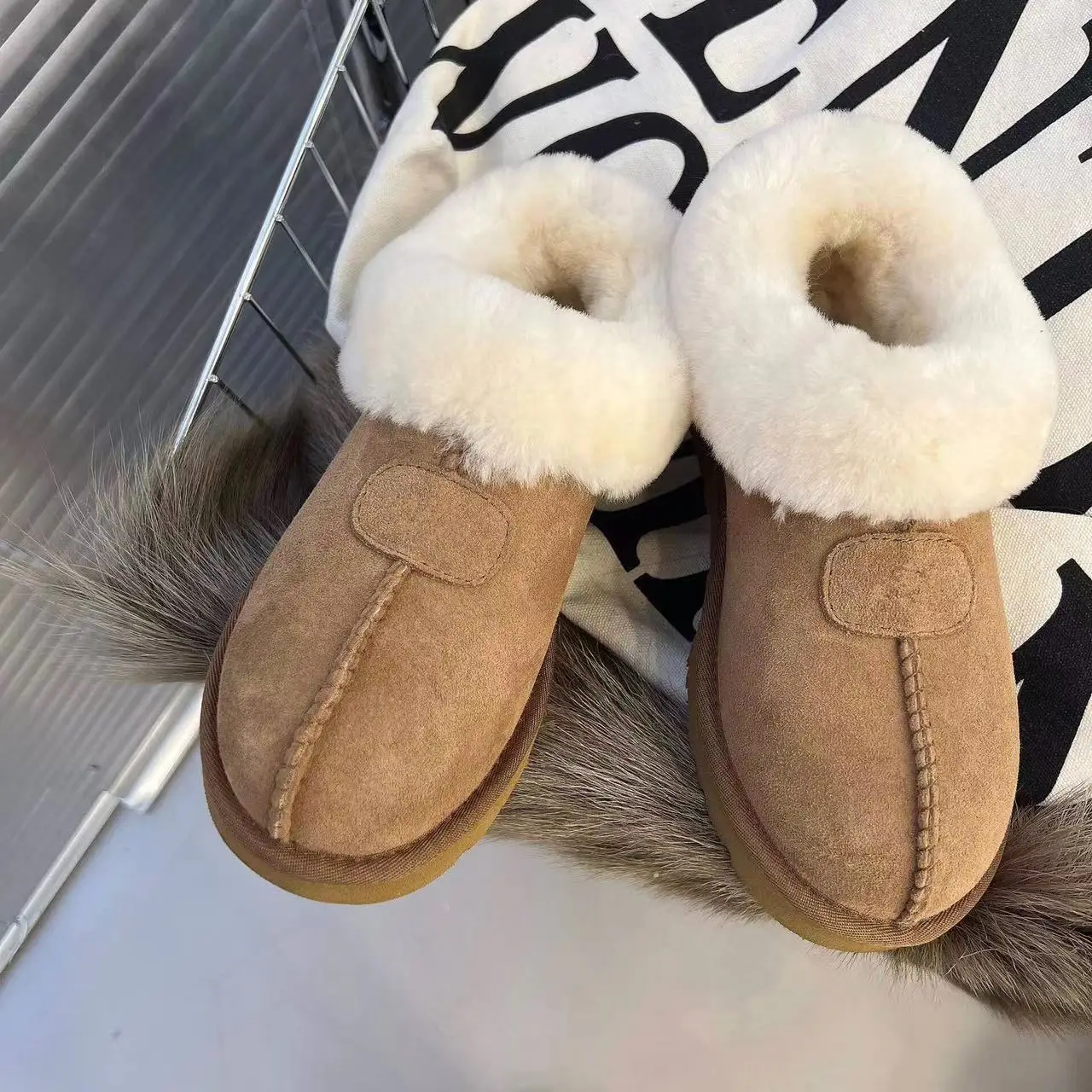 Winter casual snow boots Short tube wool snow boots Women's cowhide all inclusive slippers Lazy shoes