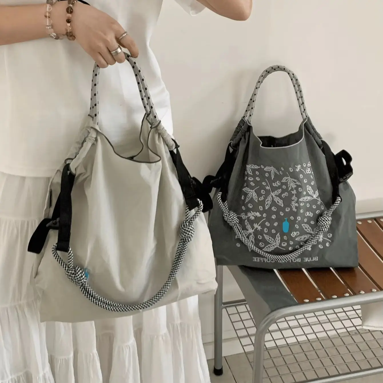 Women's Shoulder Bag, Japanese-Style Simple Design, Embroidered Shopping Bag, Blue Bottle Large Capacity Tote Bag, Women's Handbag, Commuter Bag, Suitable for Shopping, Leisure, Sports, Party Activiti - 6