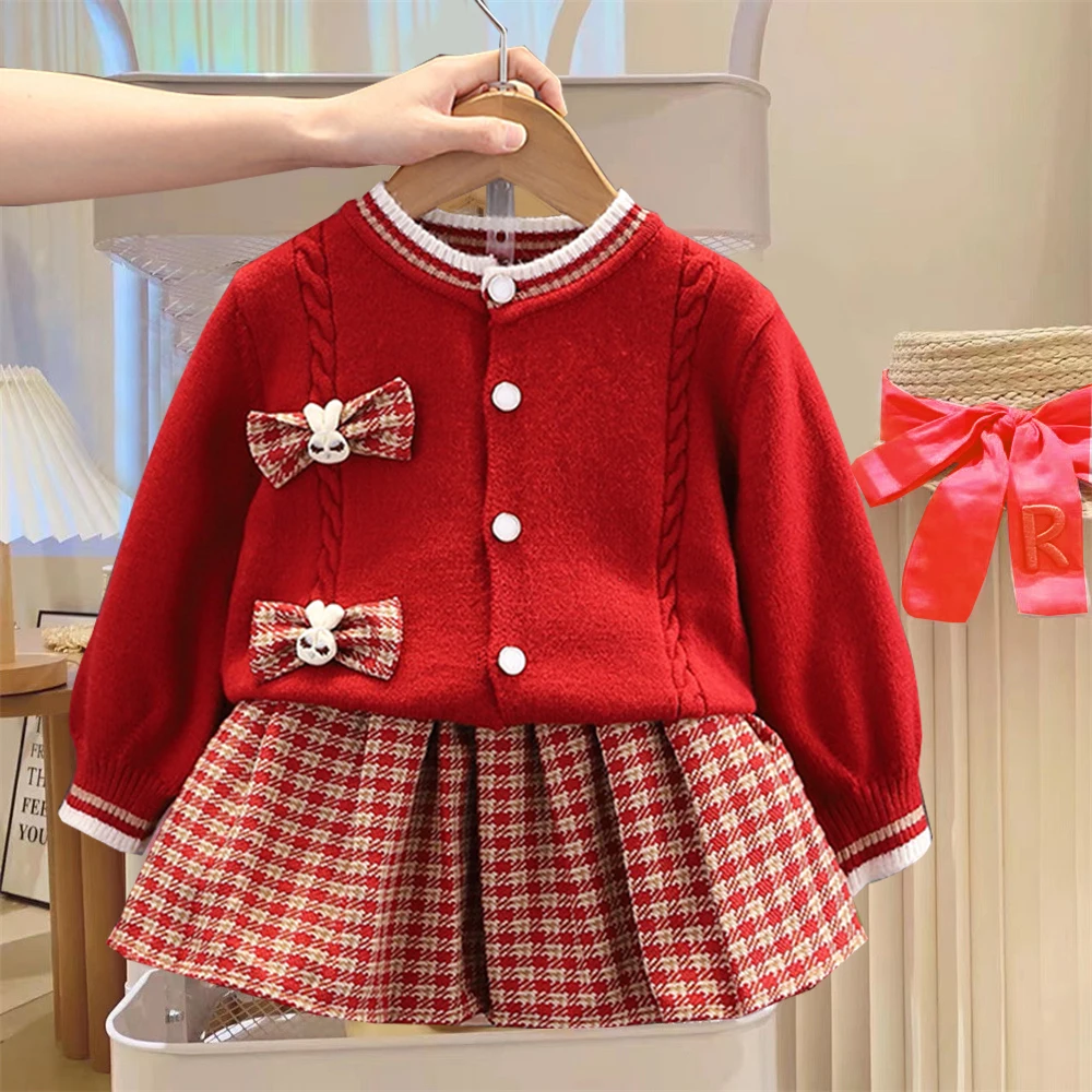 thumbnail image 1 of Conjunto de 2 piezas de suéter rojo de conejo para niñas, falda a cuadros JK, vestidos de fiesta de Navidad, ropa para niños de 1 a 6 años, trajes casuales, 1 of 3