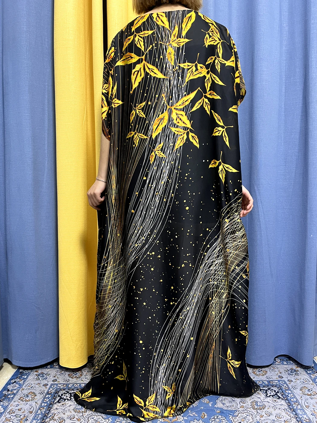 Muslim Abayas For Women 2023 Short Sleeve O-neck Black Silk Loose Femme Robe African Traditional Summer Dresses With Turban
