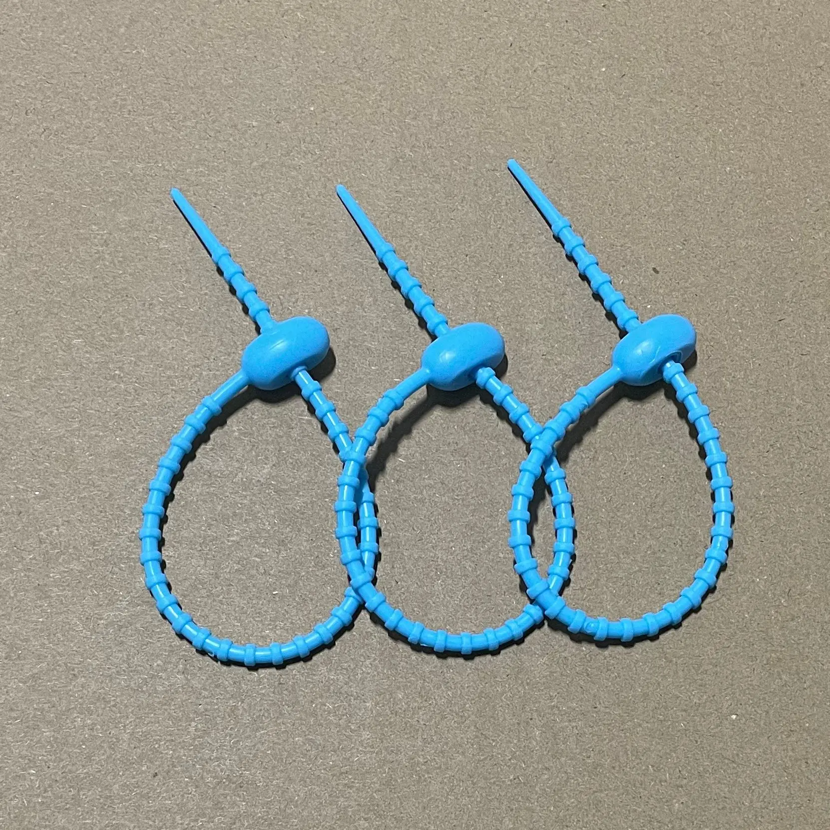 Silicone Reusable Twist Ties - Multipurpose Fastening Solution (20-Pack)