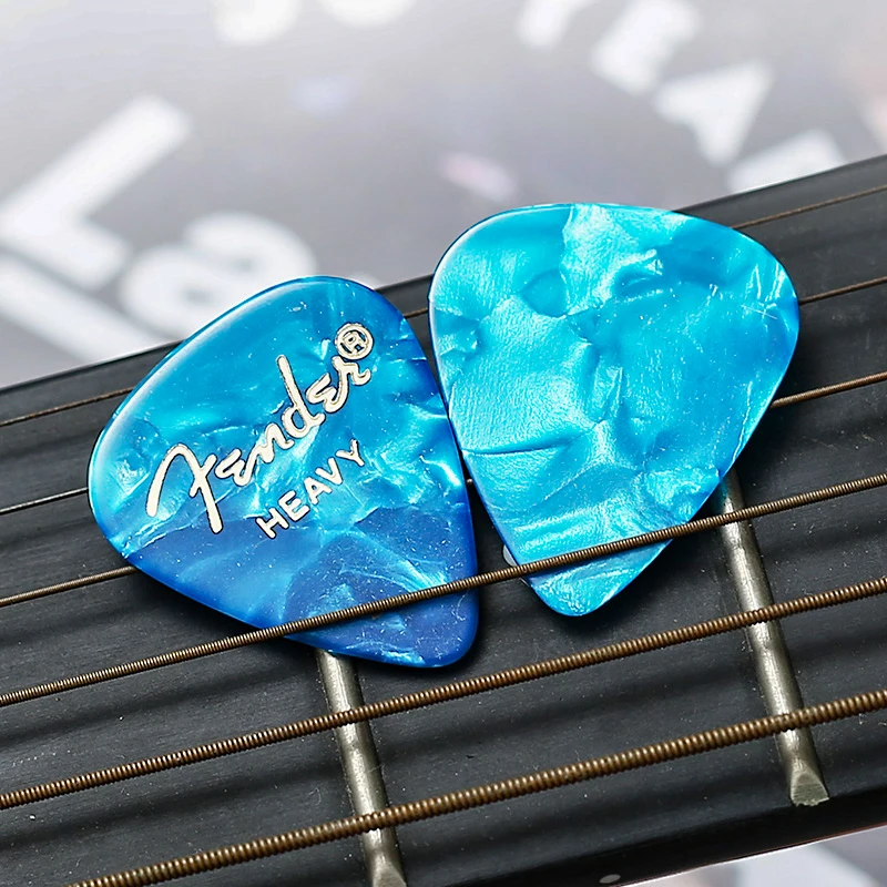 Achetez 10pcs 0,46 mm de Guitare Celluloïd Pick Pleclectrum Coloré Pour  Basse Électrique Acoustique Guitares Accessoires D'instruments de Chine