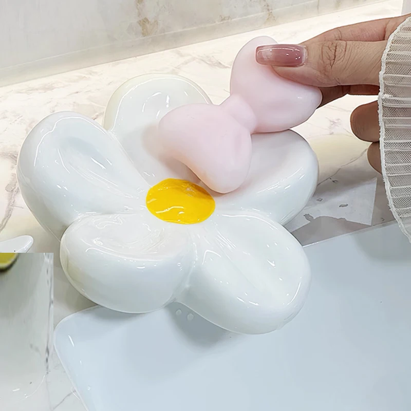 Creative Ceramic Soap Box Light luxury Cute Flower Shaped Soap Dishes Home Bathroom Kitchen Supplies, Bathroom storage rack, 1Pc