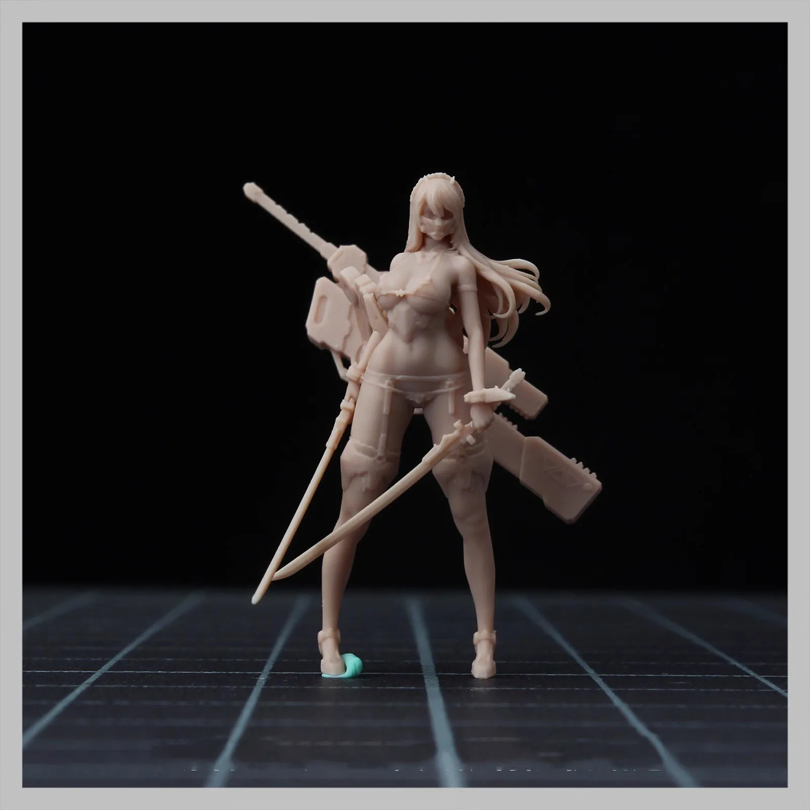 

1/64 Miniatures Figures Maid Armed Diorama SceneProps Model For Cars Vehicles Toys Creative Photography Collectibles 1/43 Resin