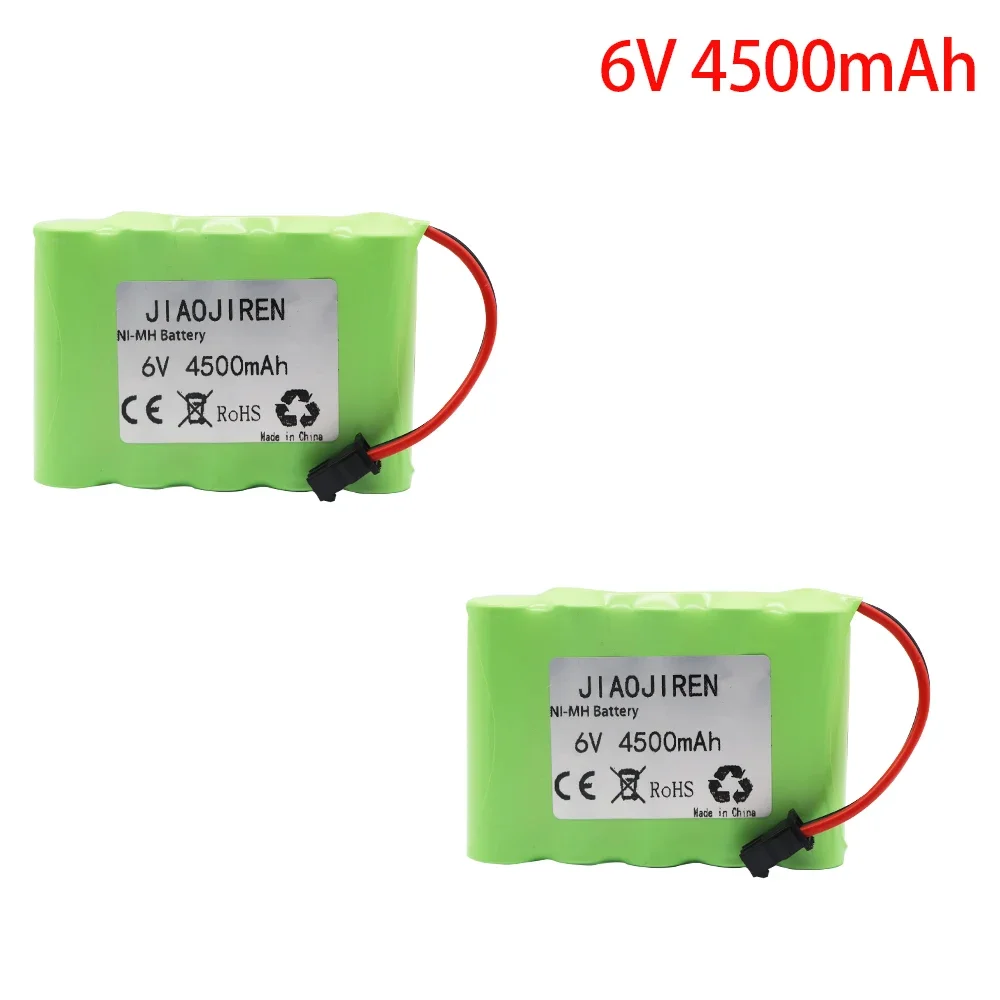 Quatre chargeurs RC avec batterie alignés, câble USB et prise EU, lot multiple