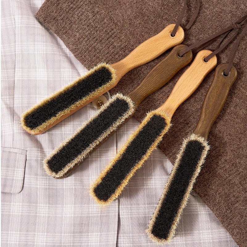 Dedusting fuzz remover With Long Handle Lint roller for Overcoat Nursing brush Pig hair and beech Removes lint from clothes