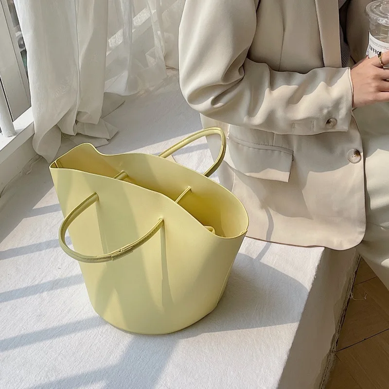 

2023 Women New Fashion Unique Design Concise Shell Bag Large Capacity Handbag Tote Bag Shoulder Bag Shopping Bag Office Daily